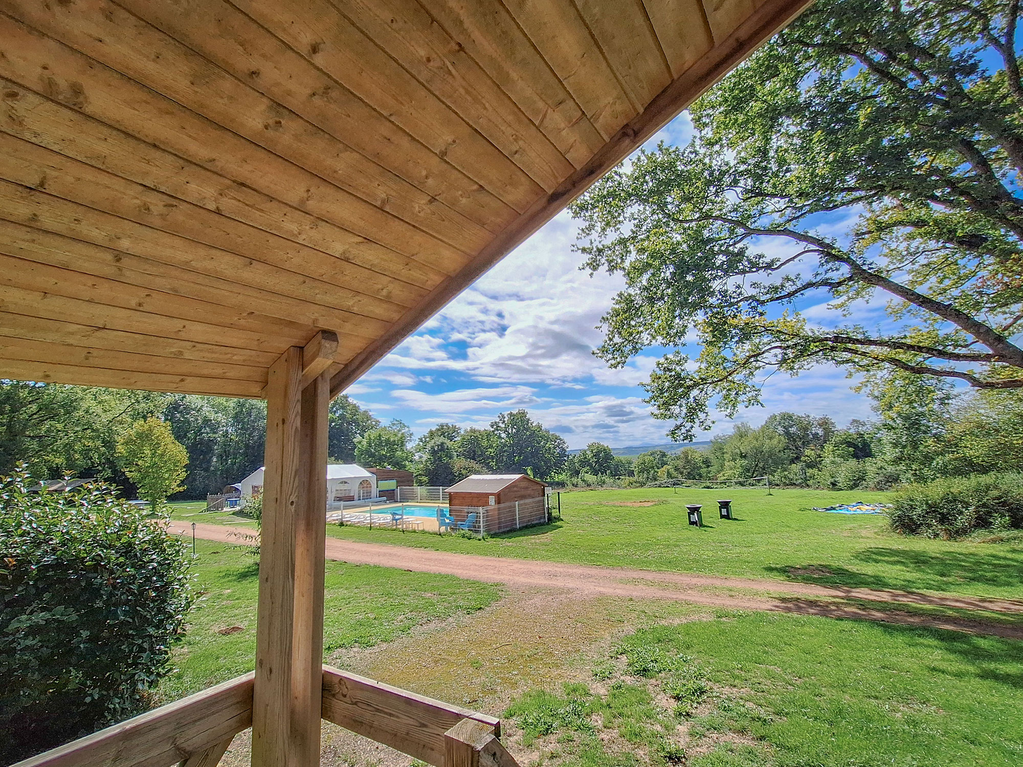 chalet avec piscine auvergne